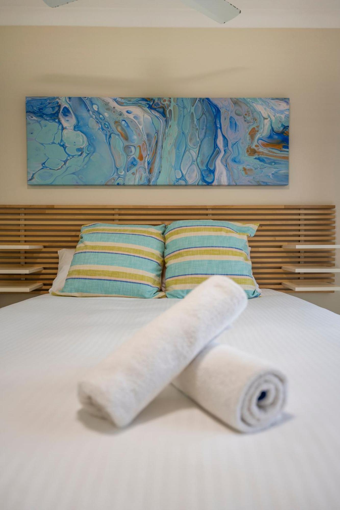 Apartment Breakers Unit 5 5 - Ljhooker